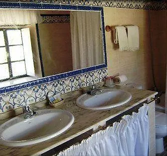 מלון Alojamiento Rural Historico El Vaqueril Caces