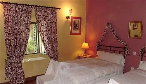 Alojamiento Rural Histórico El Vaqueril Hotel 2*